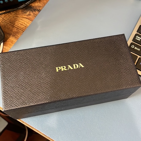 Beautiful Prada Sunglasses - Picture 9 of 9
